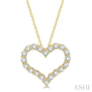 1 1/2 ctw Heart Shape Round Cut Diamond Pendant With Chain in 14K Yellow Gold