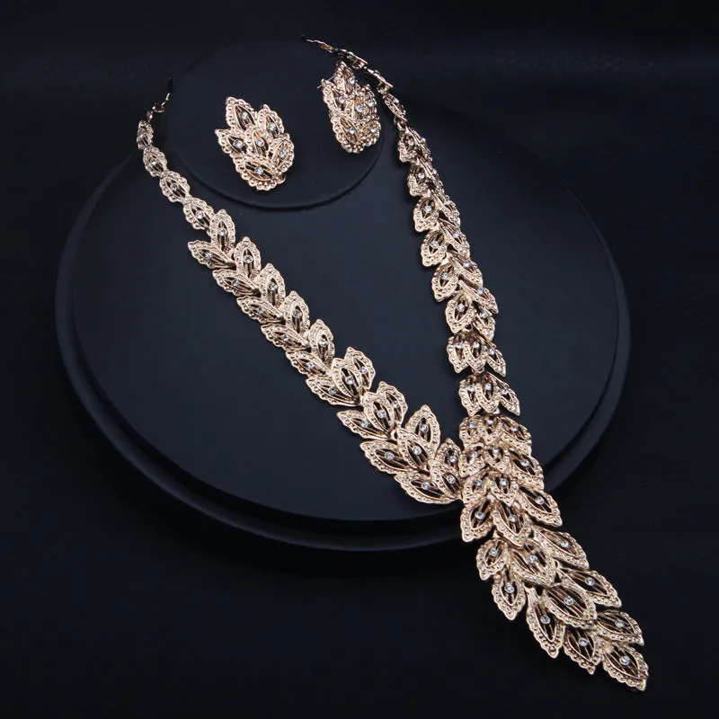 American exaggerated feather diamond clavicle short necklace four-piece set of women's accessories