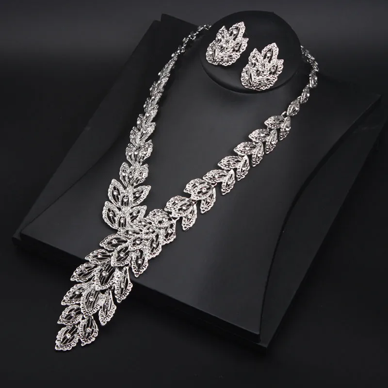 American exaggerated feather diamond clavicle short necklace four-piece set of women's accessories