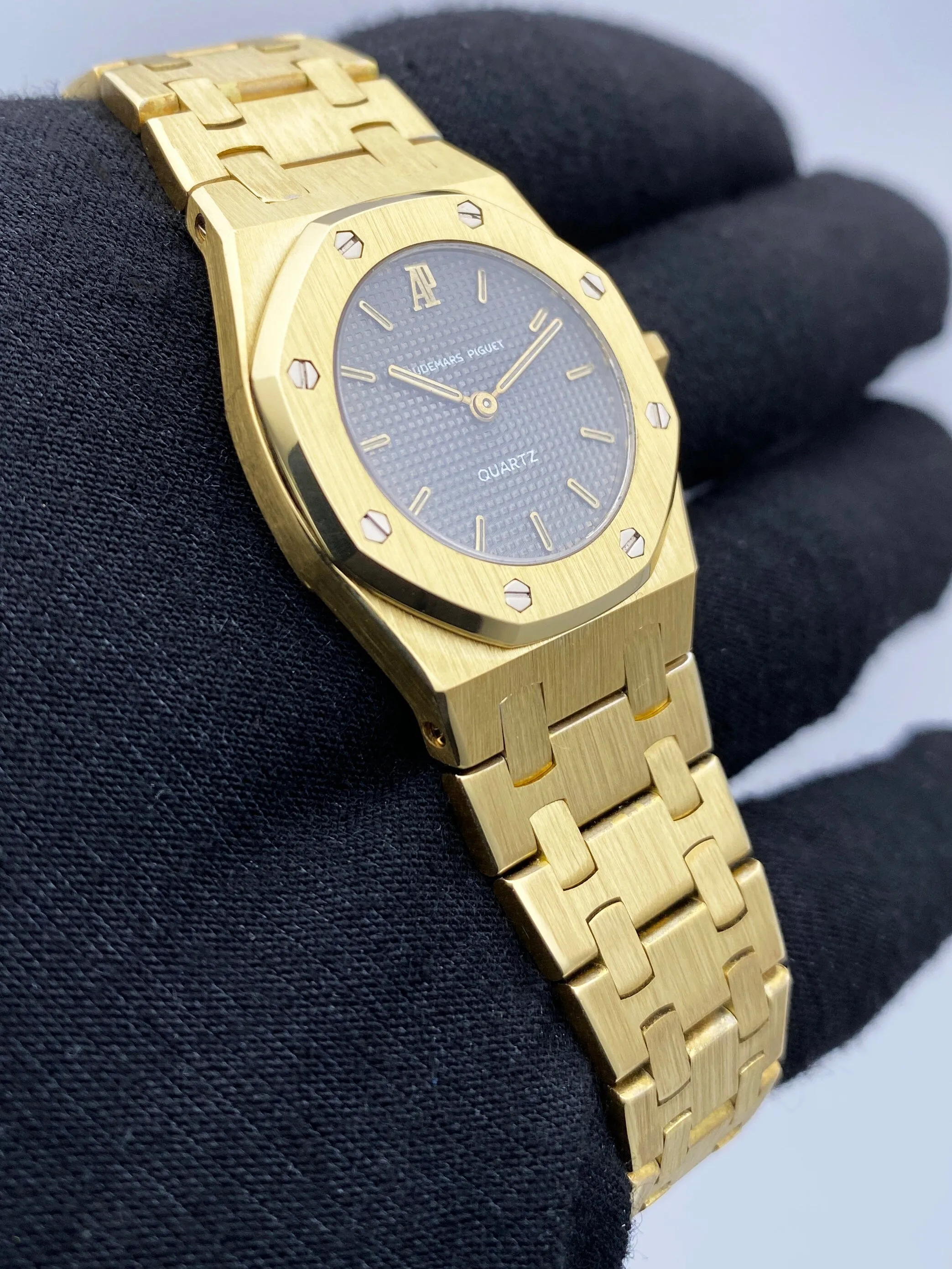 Audemars Piguet Royal Oak 6007BA 18K Yellow Gold Ladies Watch