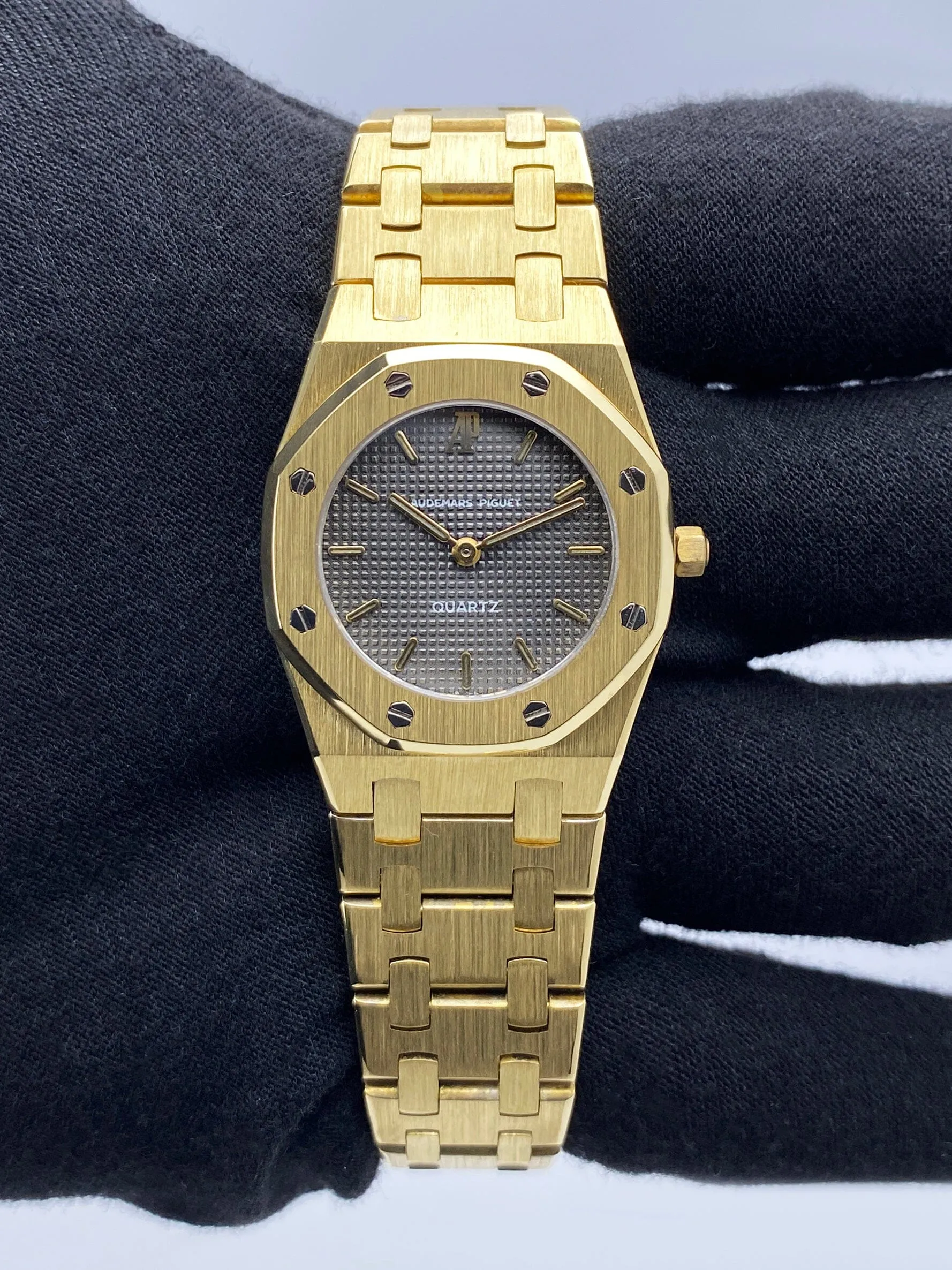 Audemars Piguet Royal Oak 6007BA 18K Yellow Gold Ladies Watch