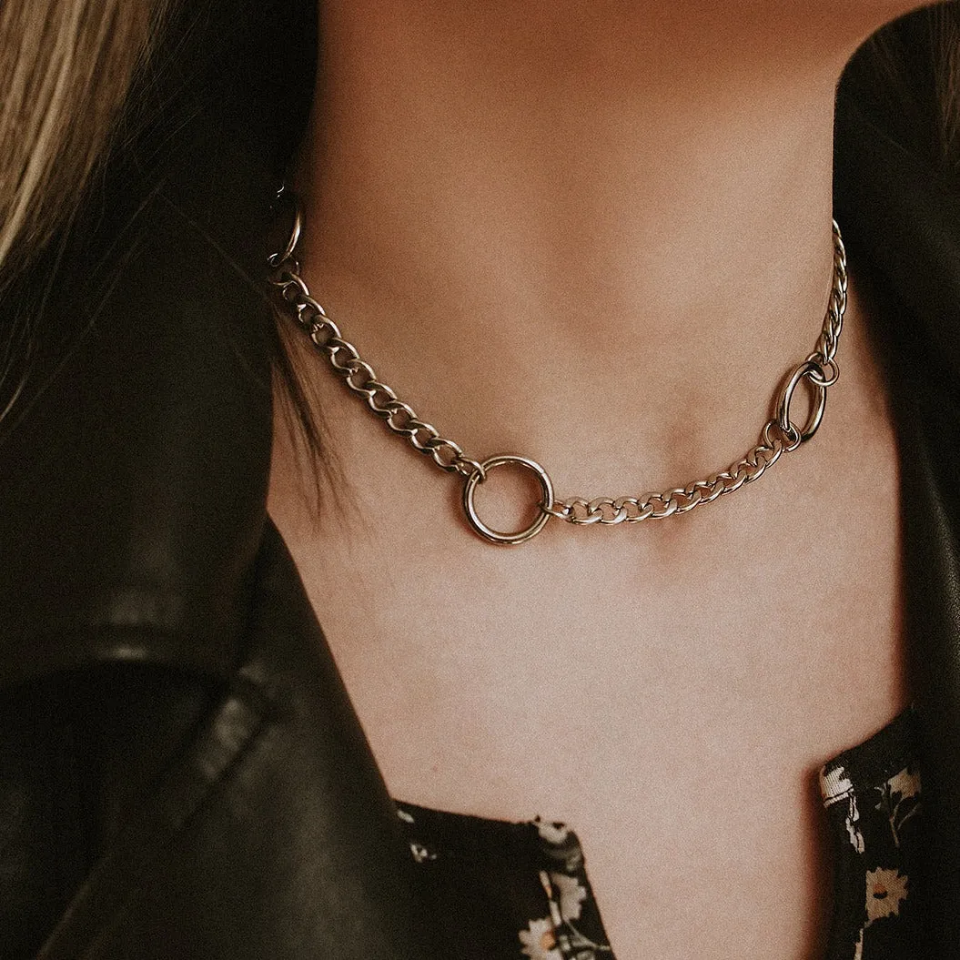 Aura O Ring Curb Chain Choker Necklace