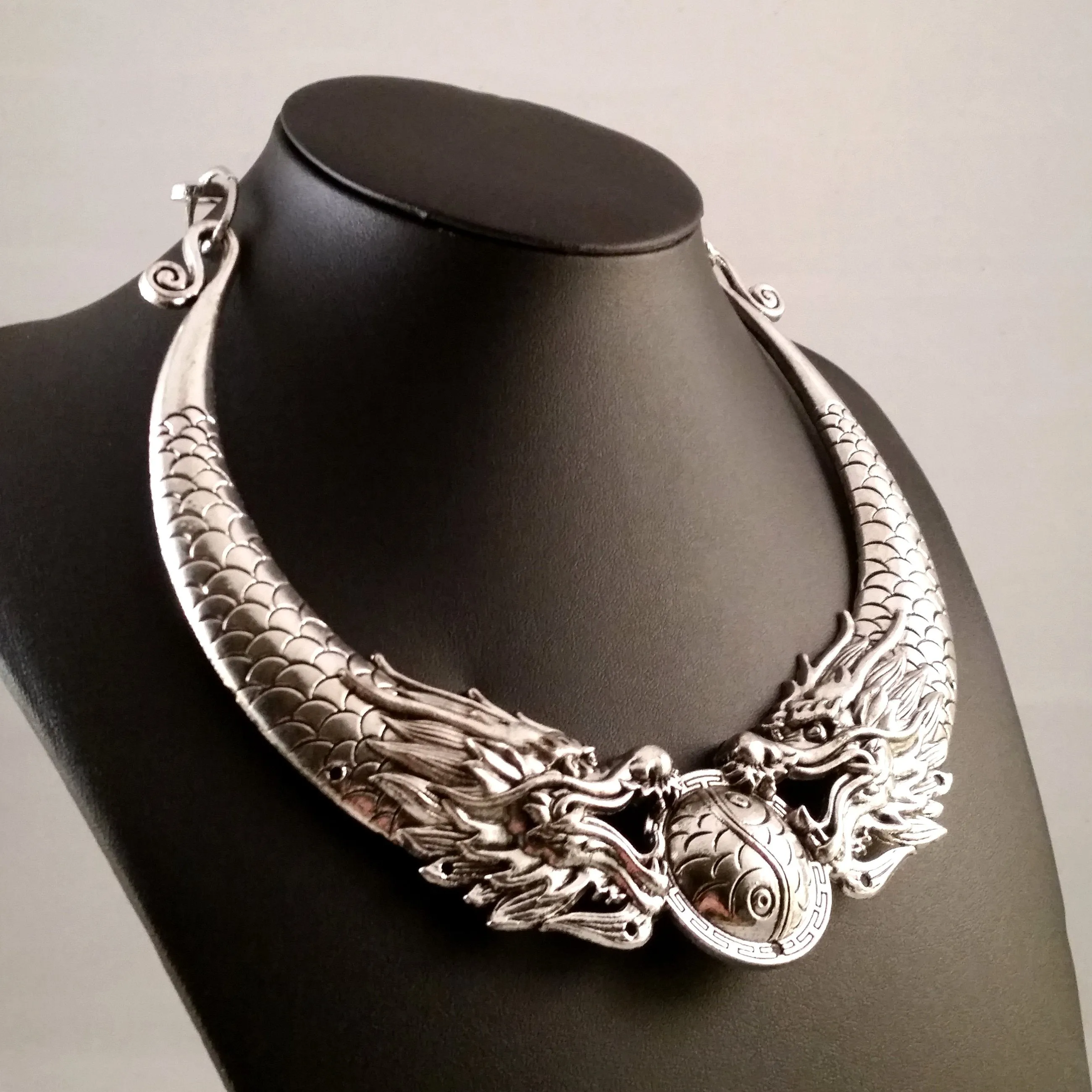 Dragon Choker Necklace Silver