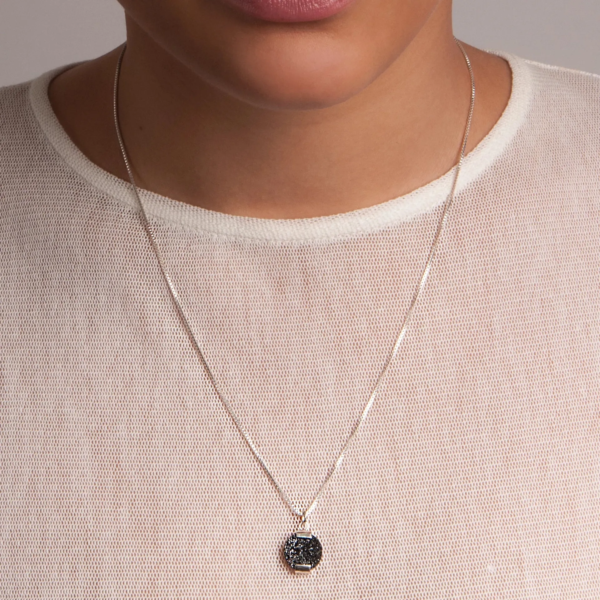 DRUZY PENDULUM NECKLACE