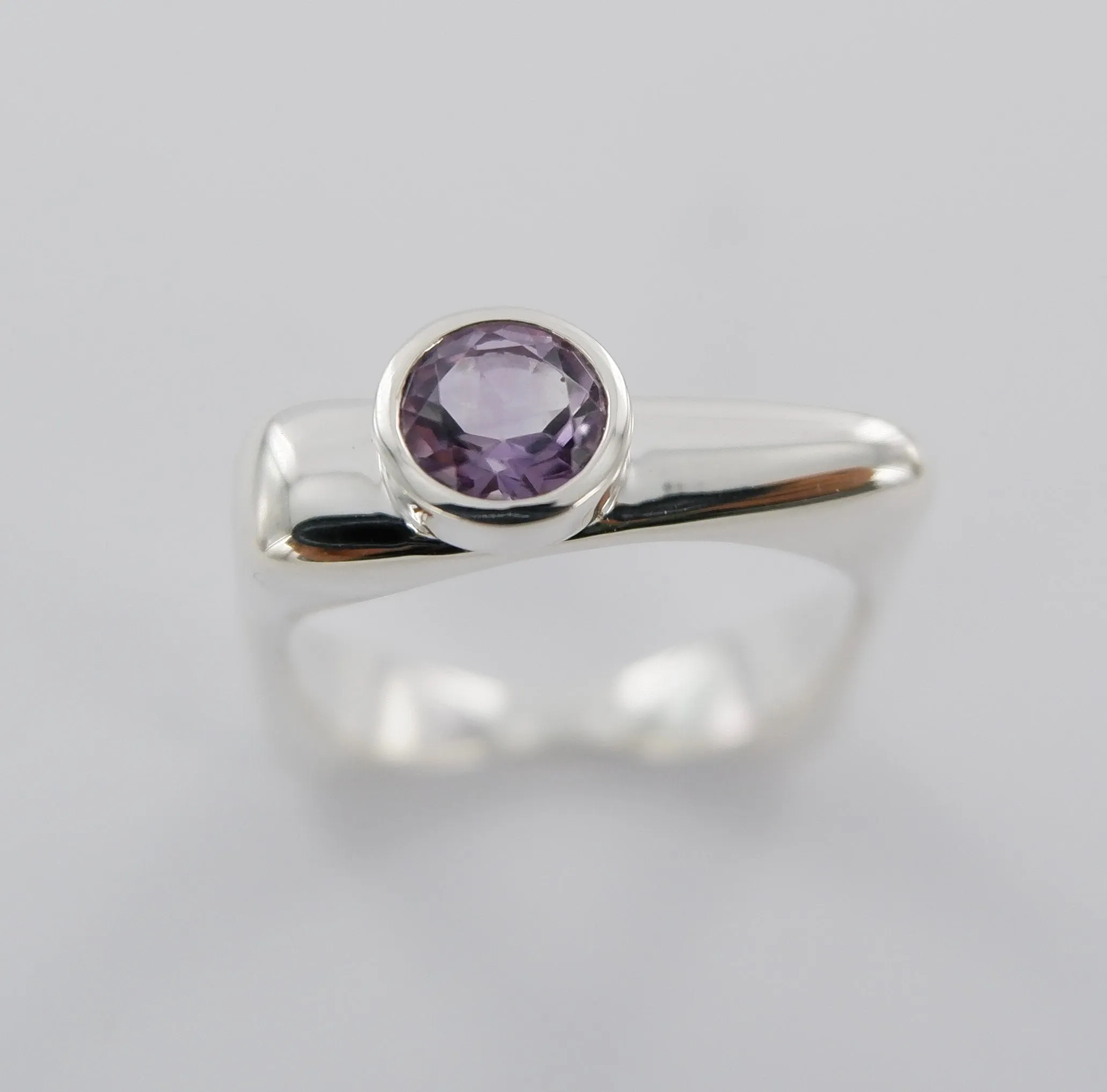 Flat Top Ring with Gems Ai104