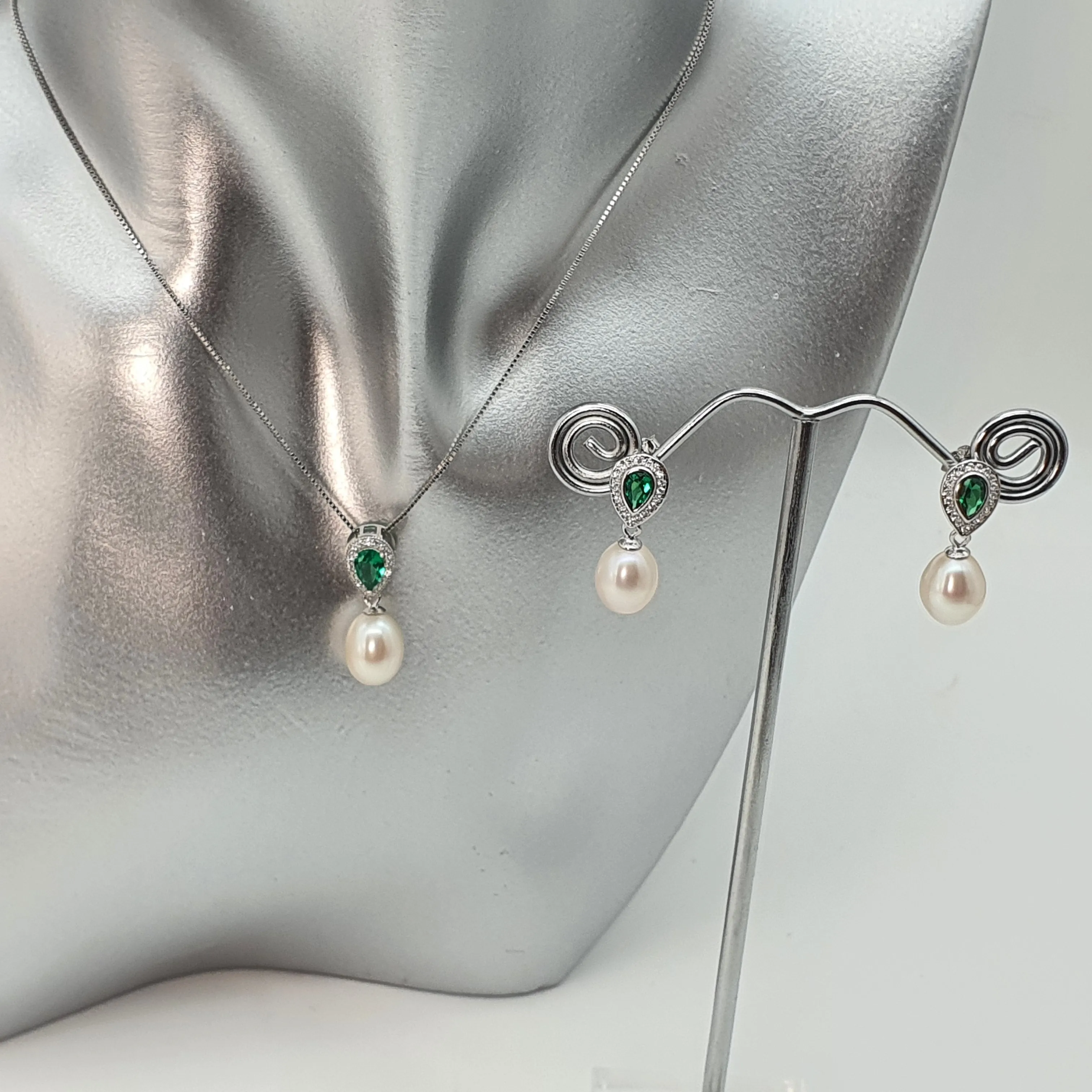 Freshwater Cultured Pearl Green Oval Set, Sterling silver