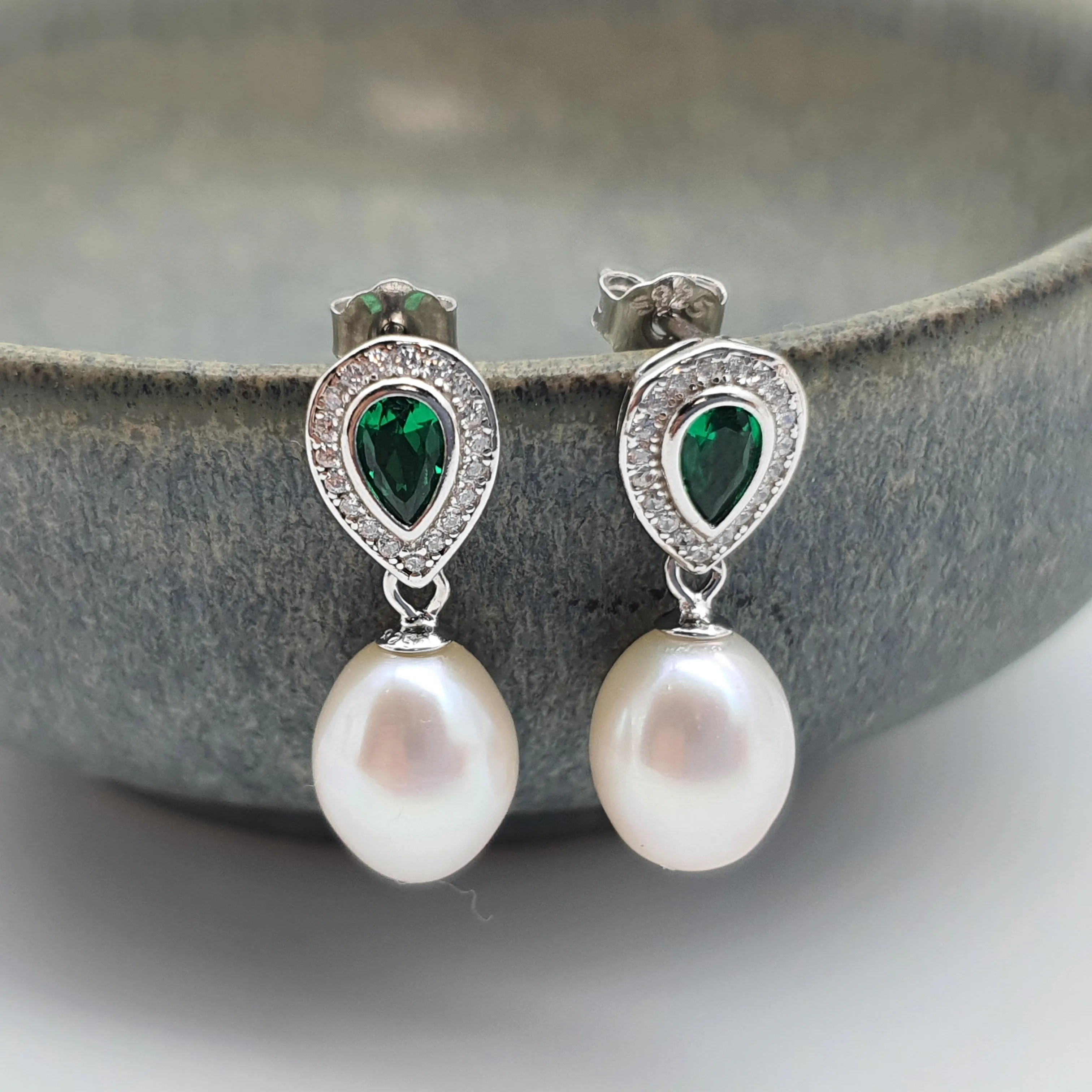 Freshwater Cultured Pearl Green Oval Set, Sterling silver