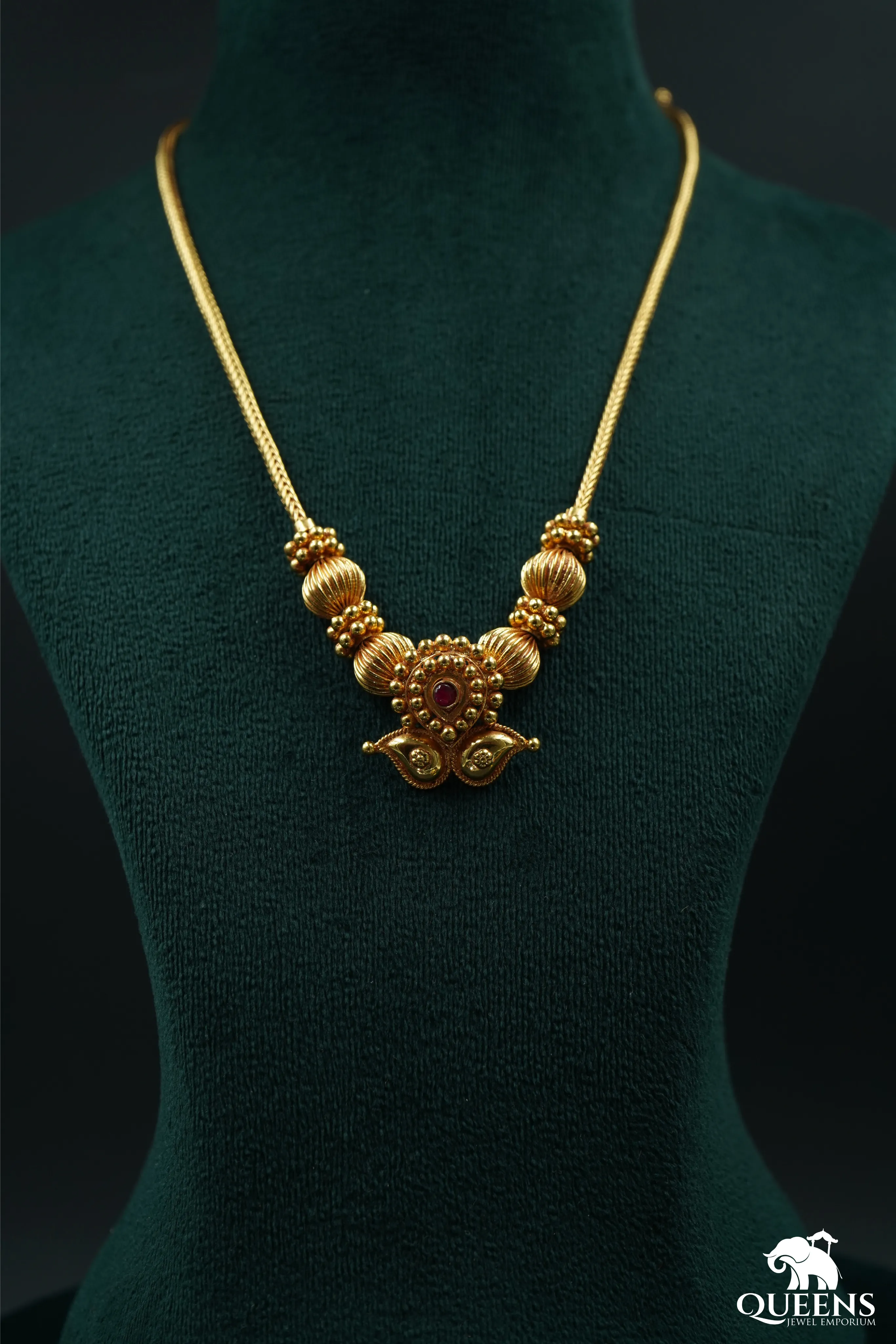 HARIKA NECKLACE