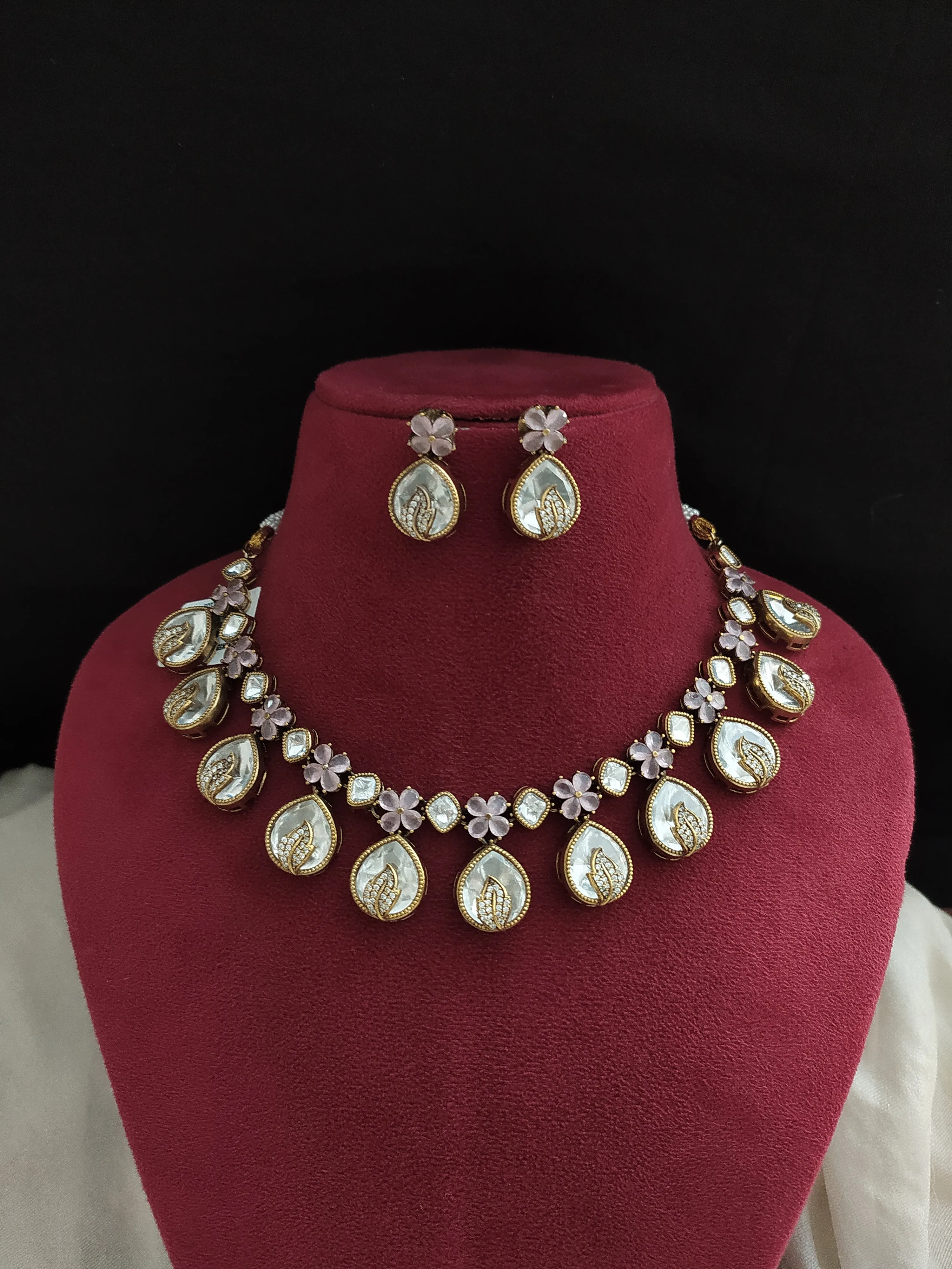 Kundan Necklace Set