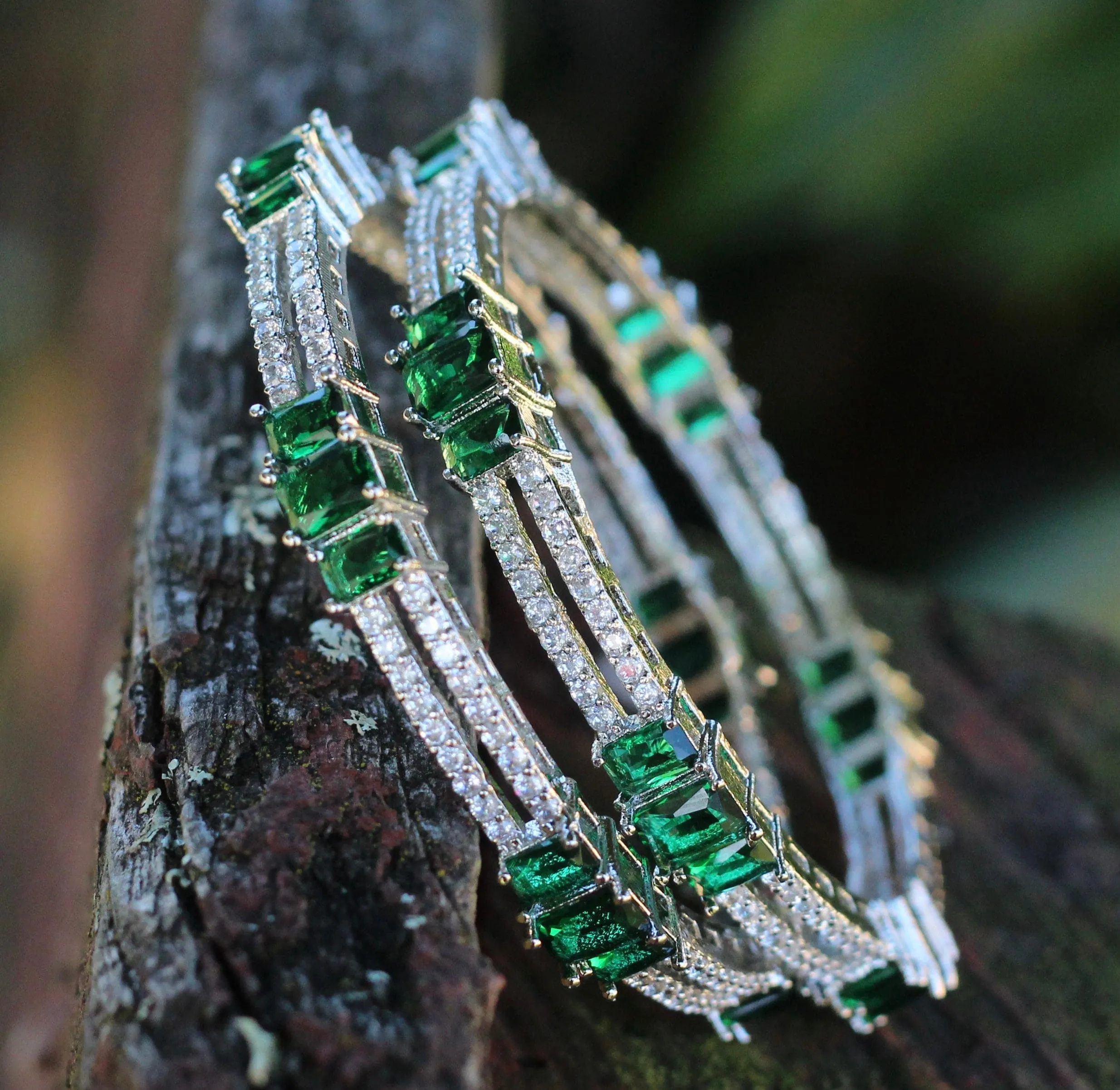 LUSH GREEN BANGLES JEWELRY