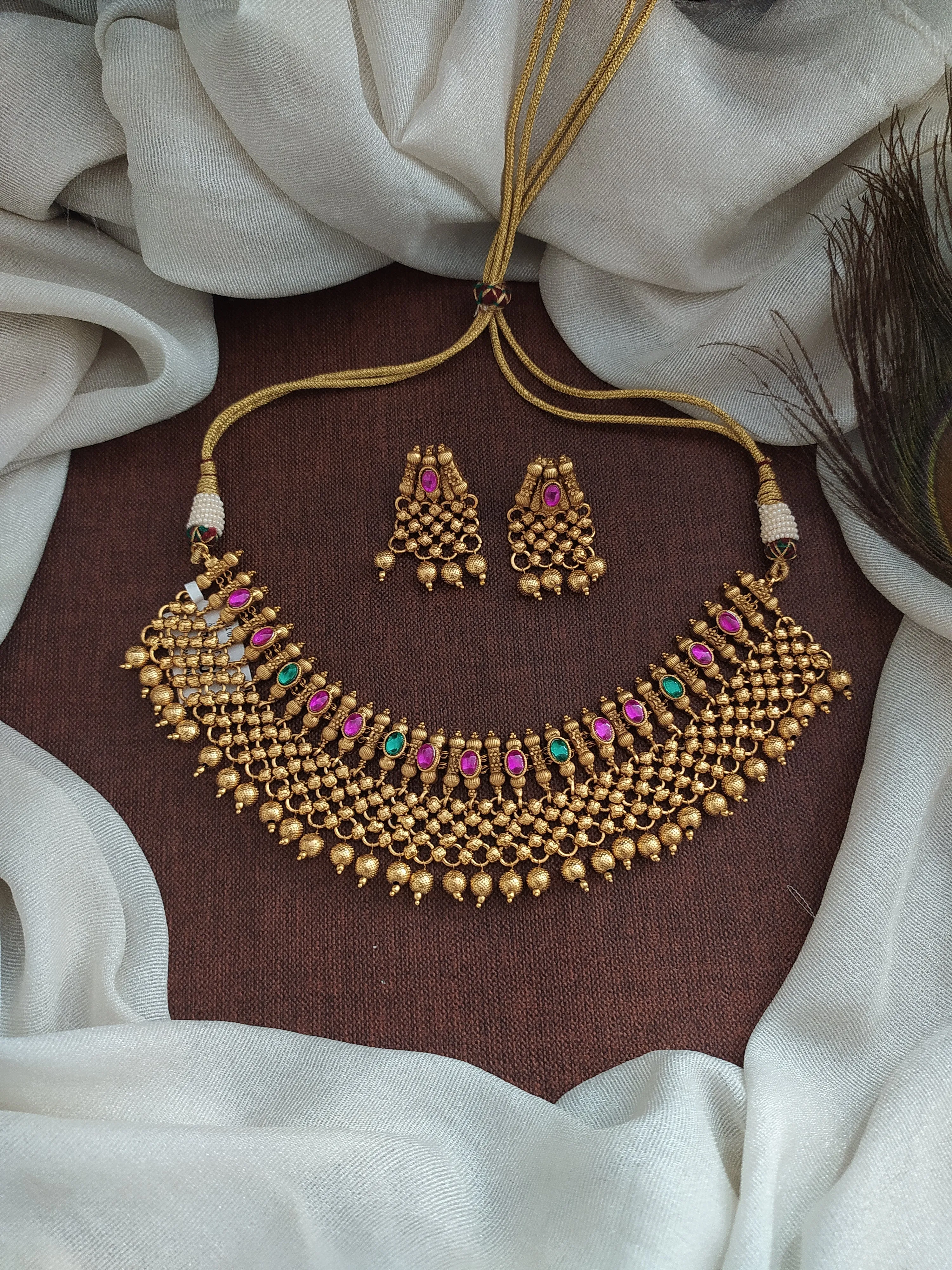 Mesmerizing Amazing Choker Necklace Set