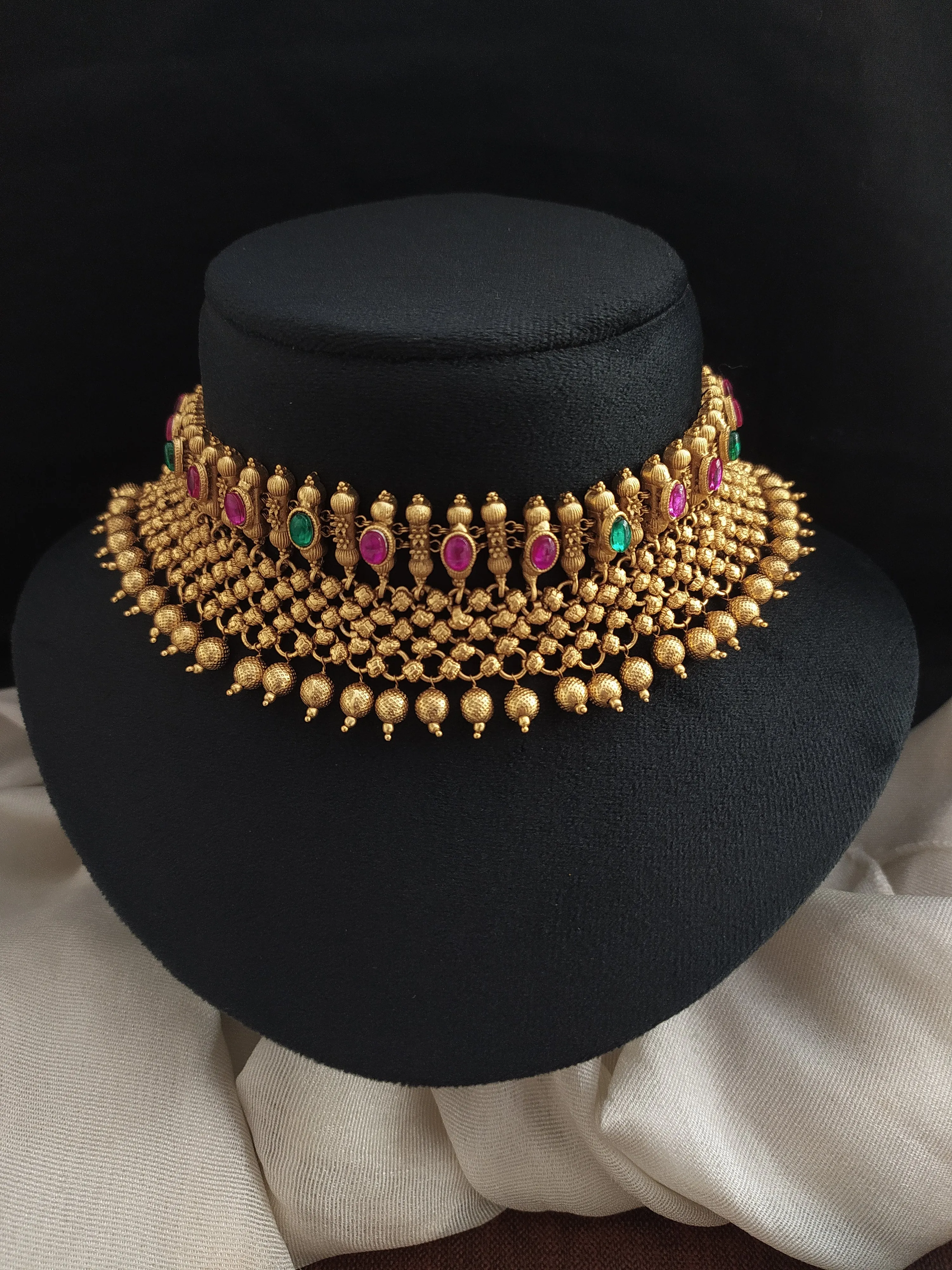 Mesmerizing Amazing Choker Necklace Set