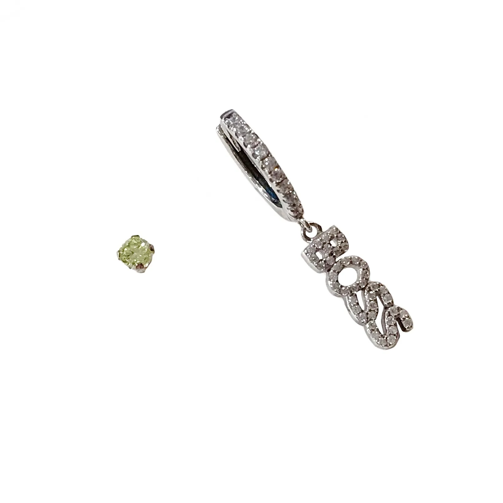 Noellery Silver Boss Huggie Peridot Stud Set