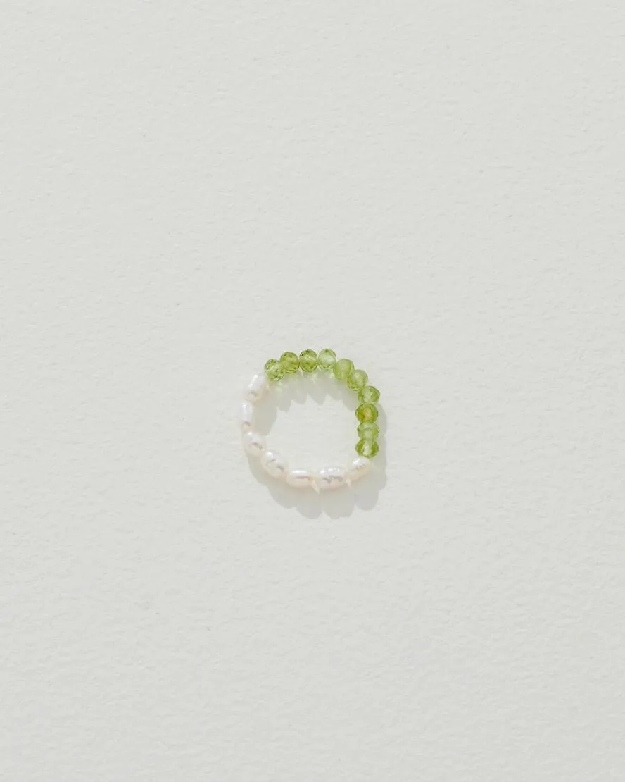 Perla Ring in Peridot