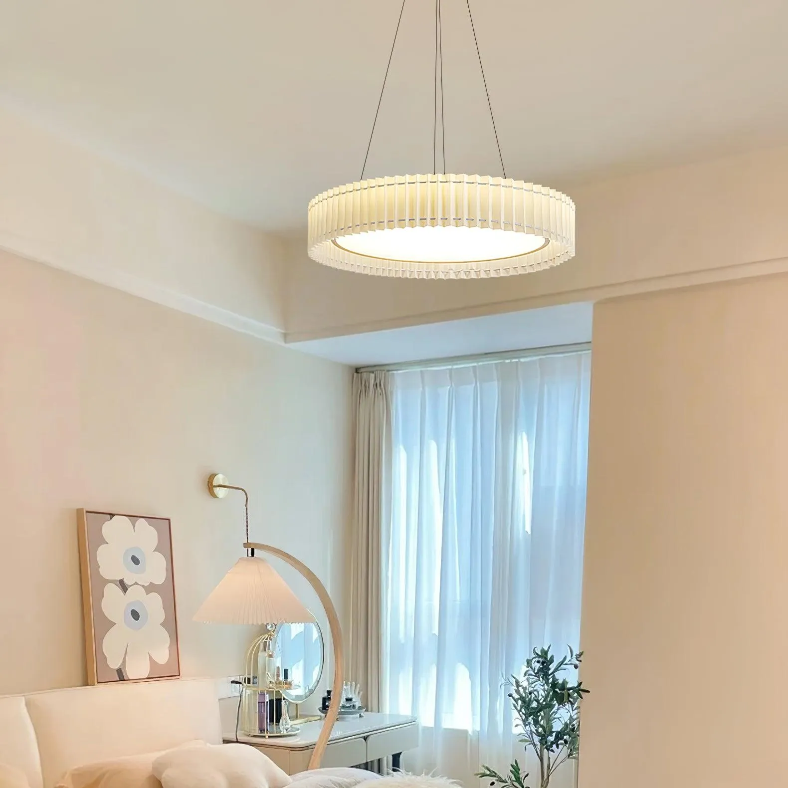 Round Pleated Pendant Lamp